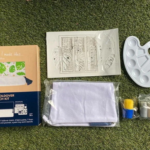 PS I Made This DIY Clutch Kit Monstera Palm (1 kit) - Picture 5 of 7